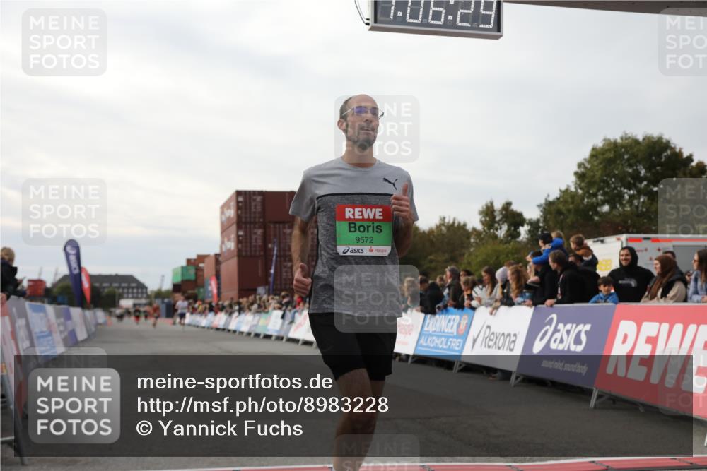 03.10.2025 - Köhlbrandbrückenlauf Yannick Fuchs http://msf.ph/oto/8983228 03.10.2025 16:06:27 Ziel 7576, 9572 meine-sportfotos.de