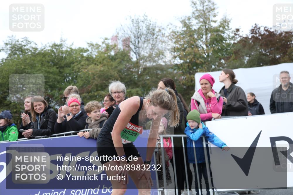 03.10.2025 - Köhlbrandbrückenlauf Yannick Fuchs http://msf.ph/oto/8983232 03.10.2025 15:51:26 Ziel 7050, 8861, 9564 meine-sportfotos.de