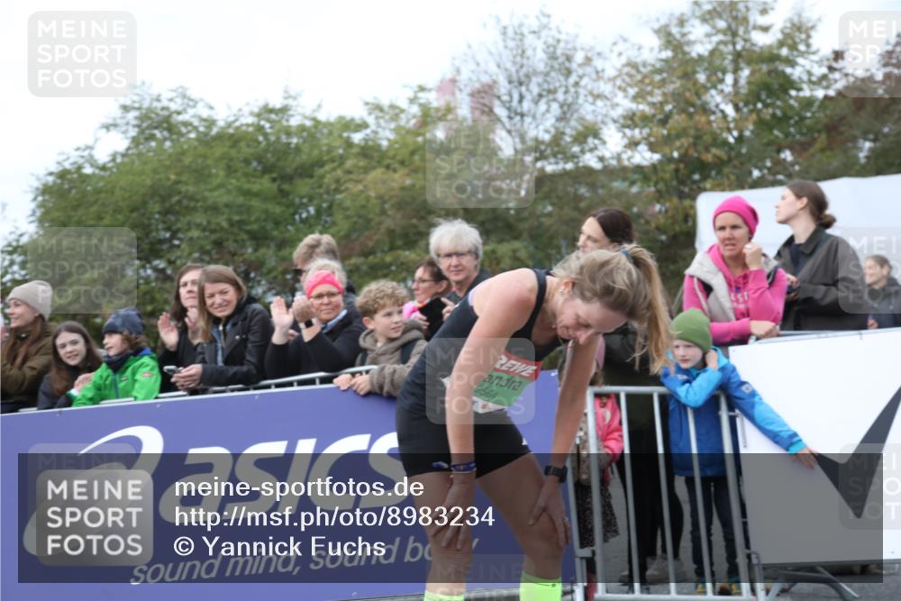 03.10.2025 - Köhlbrandbrückenlauf Yannick Fuchs http://msf.ph/oto/8983234 03.10.2025 15:51:26 Ziel 7050, 8861, 9564 meine-sportfotos.de