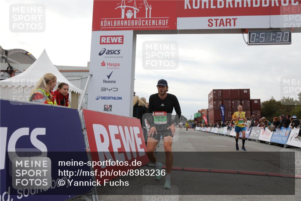 03.10.2025 - Köhlbrandbrückenlauf Yannick Fuchs http://msf.ph/oto/8983236 03.10.2025 15:51:28 Ziel 7050, 7210, 8861 meine-sportfotos.de