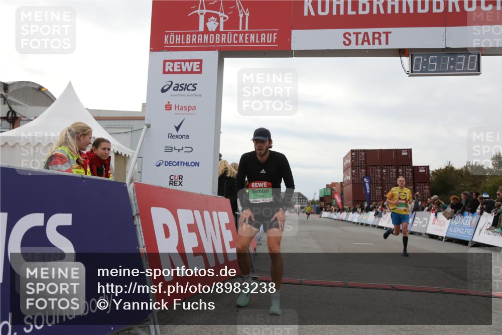 03.10.2025 - Köhlbrandbrückenlauf Yannick Fuchs http://msf.ph/oto/8983238 03.10.2025 15:51:28 Ziel 7050, 7210, 8861 meine-sportfotos.de