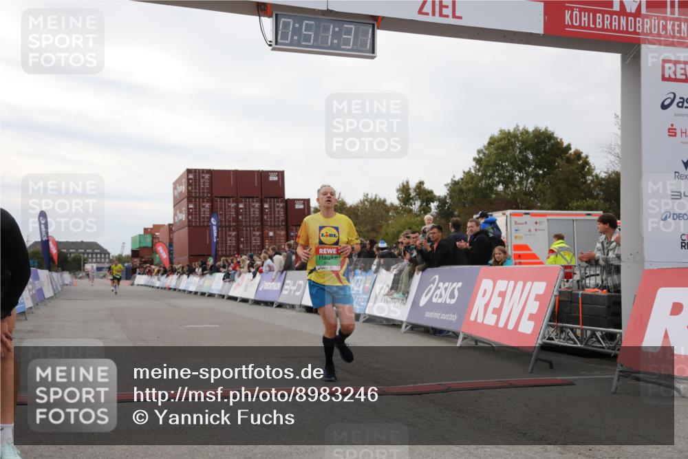 03.10.2025 - Köhlbrandbrückenlauf Yannick Fuchs http://msf.ph/oto/8983246 03.10.2025 15:51:29 Ziel 7050, 7210, 8861 meine-sportfotos.de
