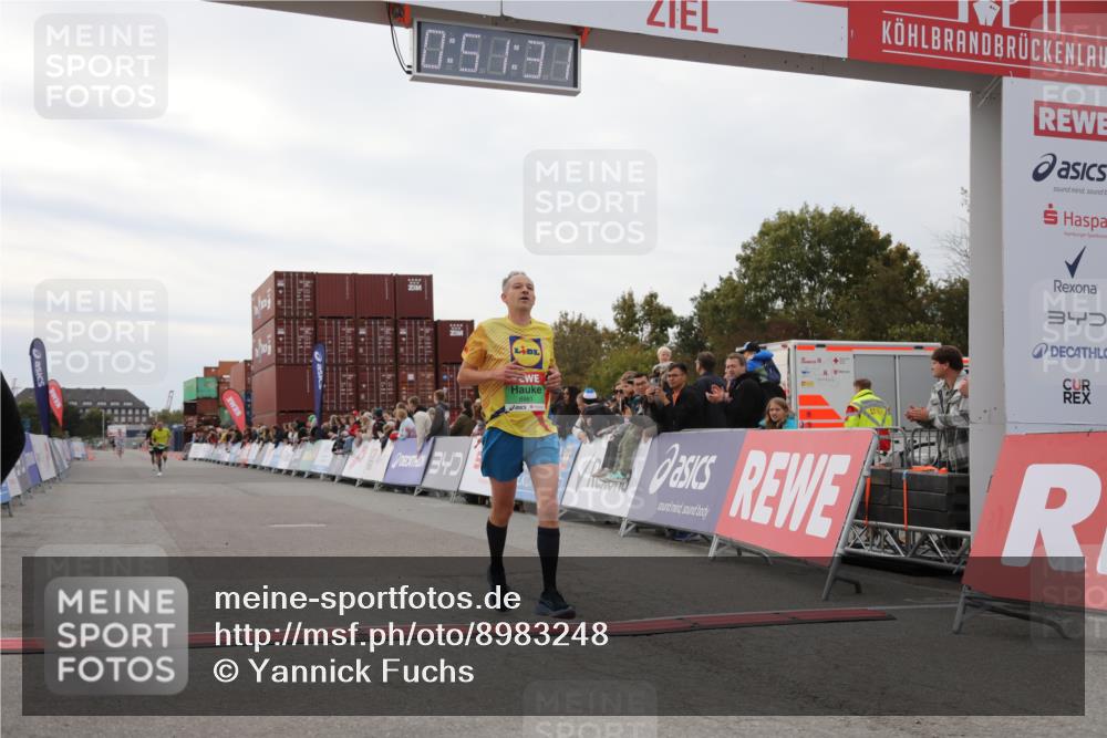 03.10.2025 - Köhlbrandbrückenlauf Yannick Fuchs http://msf.ph/oto/8983248 03.10.2025 15:51:29 Ziel 7050, 7210, 8861 meine-sportfotos.de
