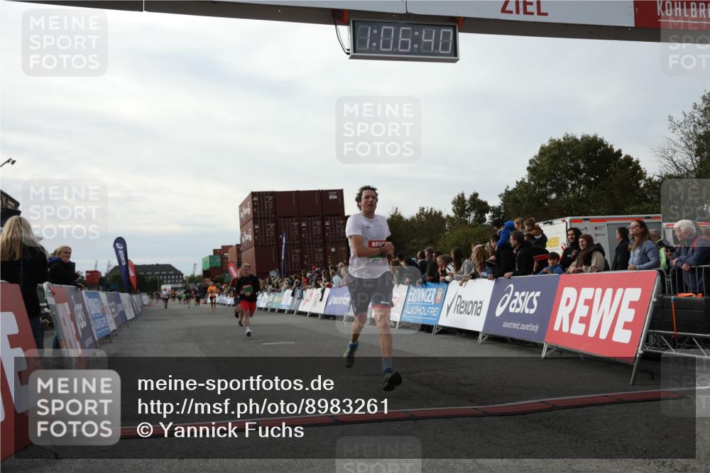 03.10.2025 - Köhlbrandbrückenlauf Yannick Fuchs http://msf.ph/oto/8983261 03.10.2025 16:06:38 Ziel 7623, 8860, 8880, 8965 meine-sportfotos.de