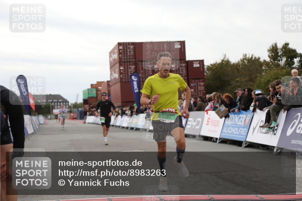 03.10.2025 - Köhlbrandbrückenlauf Yannick Fuchs http://msf.ph/oto/8983263 03.10.2025 15:51:36 Ziel 7118, 7210, 9663 meine-sportfotos.de