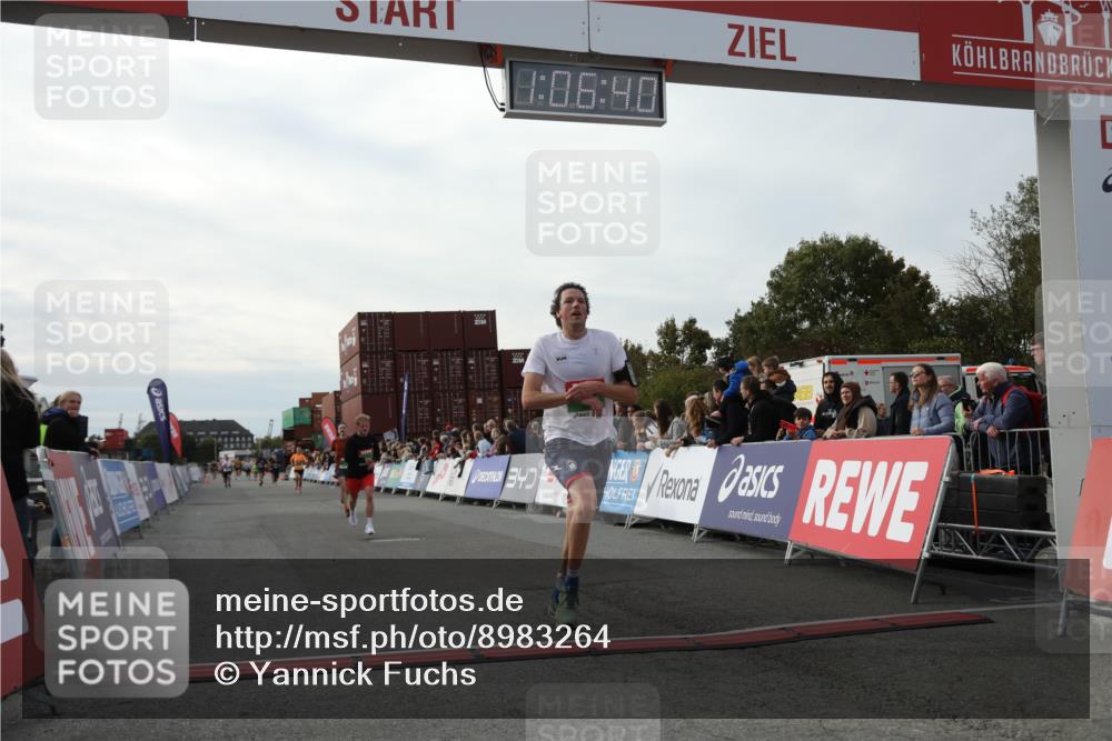 03.10.2025 - Köhlbrandbrückenlauf Yannick Fuchs http://msf.ph/oto/8983264 03.10.2025 16:06:38 Ziel 7623, 8860, 8880, 8965 meine-sportfotos.de