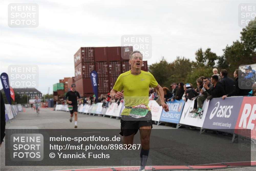 03.10.2025 - Köhlbrandbrückenlauf Yannick Fuchs http://msf.ph/oto/8983267 03.10.2025 15:51:36 Ziel 7118, 7210, 9663 meine-sportfotos.de
