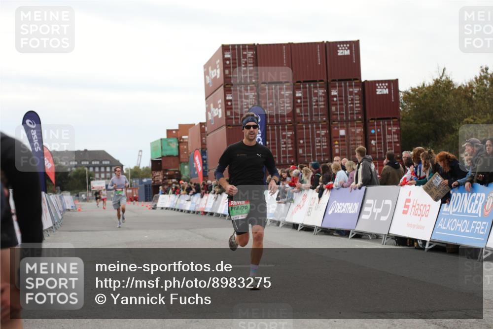 03.10.2025 - Köhlbrandbrückenlauf Yannick Fuchs http://msf.ph/oto/8983275 03.10.2025 15:51:37 Ziel 7118, 7210, 9663 meine-sportfotos.de