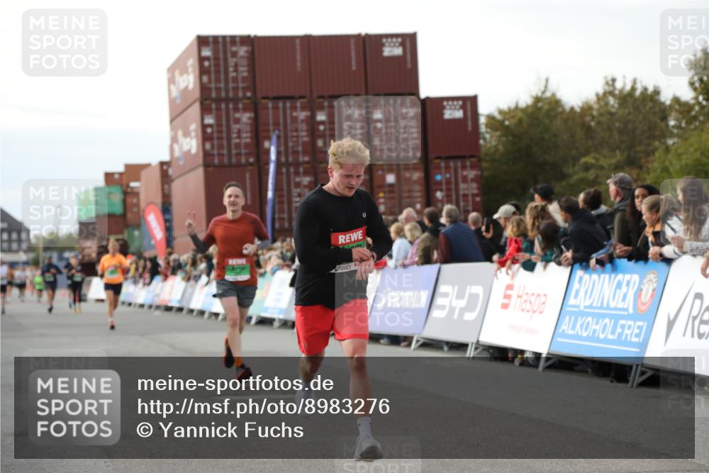 03.10.2025 - Köhlbrandbrückenlauf Yannick Fuchs http://msf.ph/oto/8983276 03.10.2025 16:06:40 Ziel 7623, 8860, 8880, 8965 meine-sportfotos.de