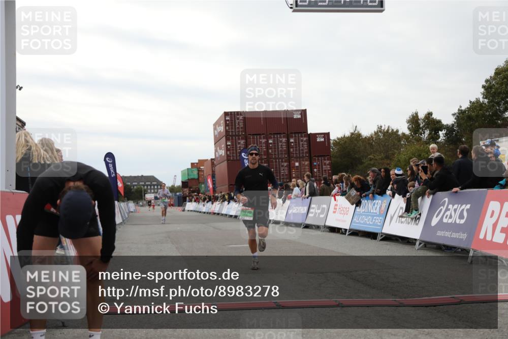 03.10.2025 - Köhlbrandbrückenlauf Yannick Fuchs http://msf.ph/oto/8983278 03.10.2025 15:51:38 Ziel 7118, 7210, 9663 meine-sportfotos.de
