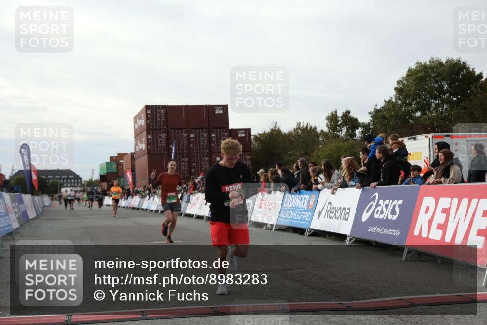 03.10.2025 - Köhlbrandbrückenlauf Yannick Fuchs http://msf.ph/oto/8983283 03.10.2025 16:06:40 Ziel 7623, 8860, 8880, 8965 meine-sportfotos.de