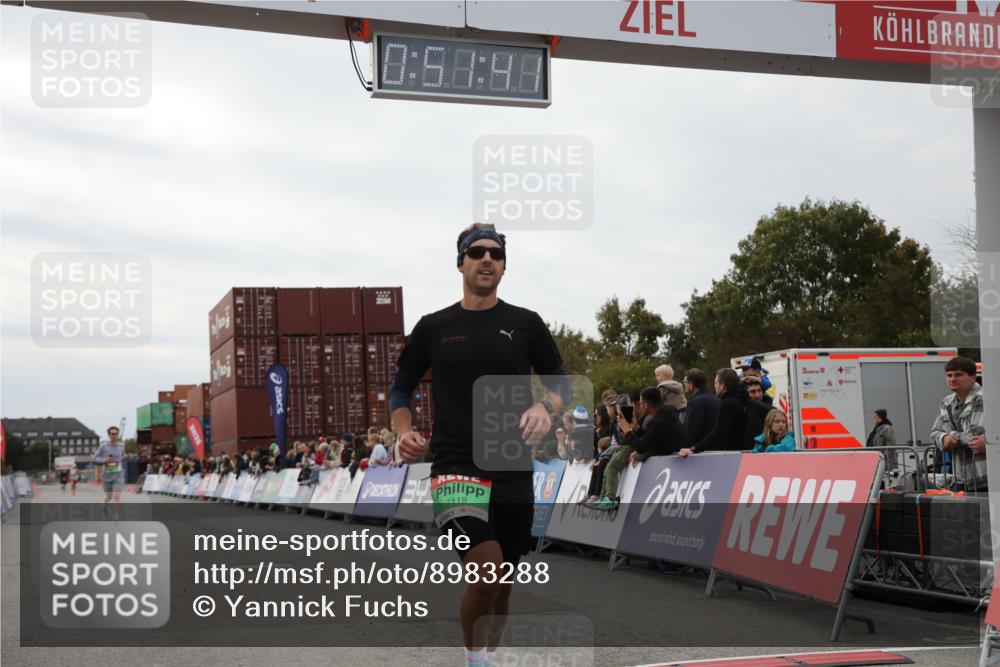 03.10.2025 - Köhlbrandbrückenlauf Yannick Fuchs http://msf.ph/oto/8983288 03.10.2025 15:51:39 Ziel 7118, 7210, 9663 meine-sportfotos.de