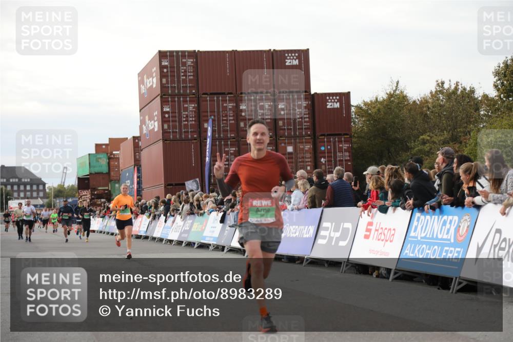 03.10.2025 - Köhlbrandbrückenlauf Yannick Fuchs http://msf.ph/oto/8983289 03.10.2025 16:06:41 Ziel 7623, 8860, 8880, 8965 meine-sportfotos.de