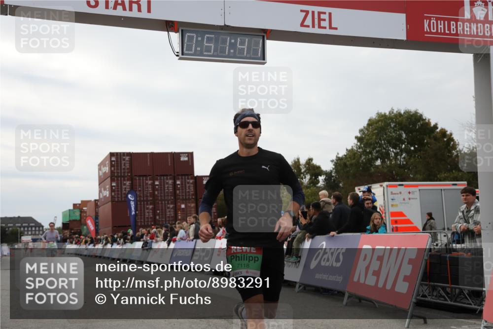 03.10.2025 - Köhlbrandbrückenlauf Yannick Fuchs http://msf.ph/oto/8983291 03.10.2025 15:51:39 Ziel 7118, 7210, 9663 meine-sportfotos.de