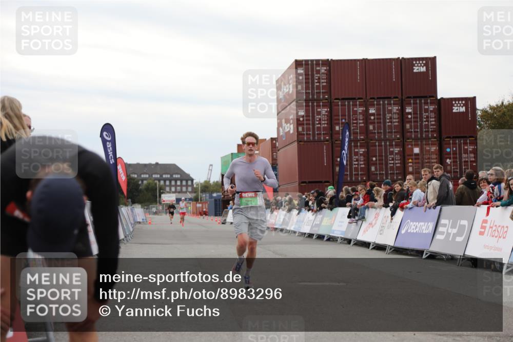 03.10.2025 - Köhlbrandbrückenlauf Yannick Fuchs http://msf.ph/oto/8983296 03.10.2025 15:51:42 Ziel 7118, 9663 meine-sportfotos.de