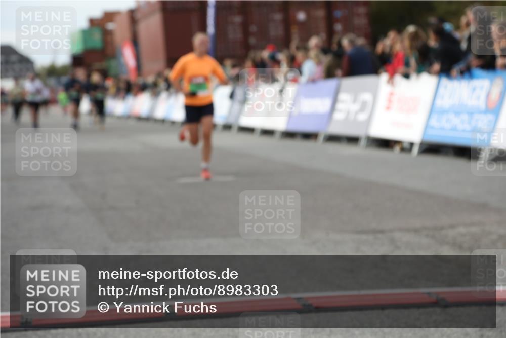 03.10.2025 - Köhlbrandbrückenlauf Yannick Fuchs http://msf.ph/oto/8983303 03.10.2025 16:06:44 Ziel 7623, 8848, 8880, 8965, 9128, 9353, 9354 meine-sportfotos.de