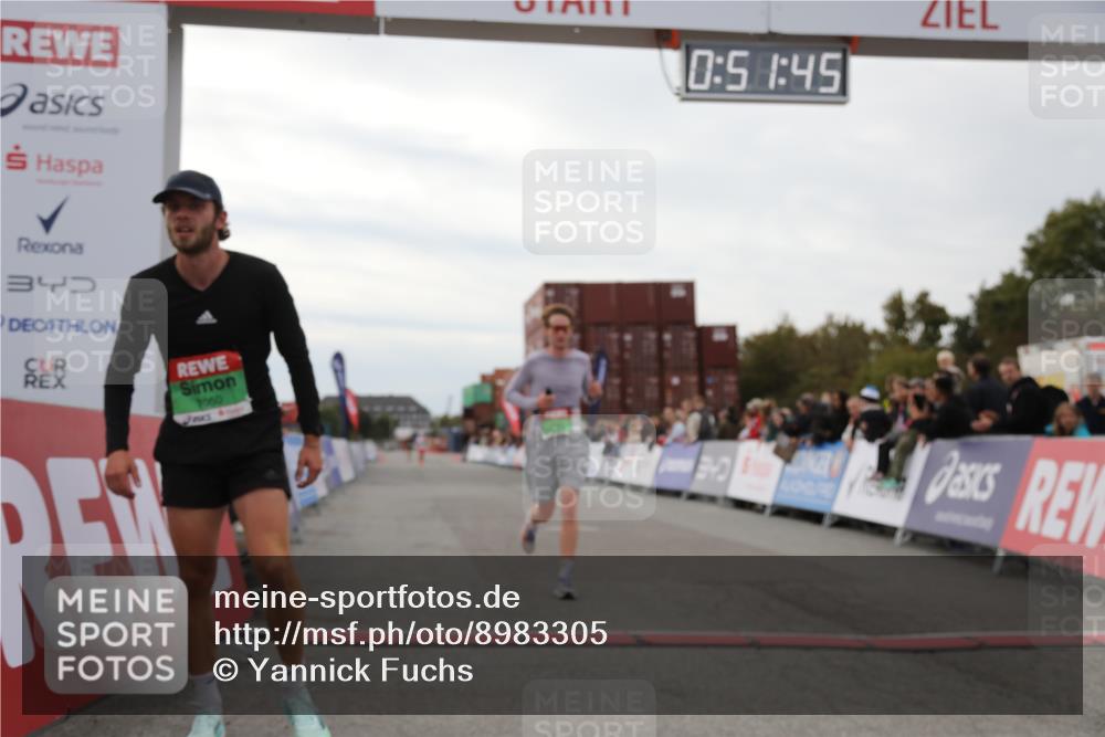 03.10.2025 - Köhlbrandbrückenlauf Yannick Fuchs http://msf.ph/oto/8983305 03.10.2025 15:51:43 Ziel 9663 meine-sportfotos.de