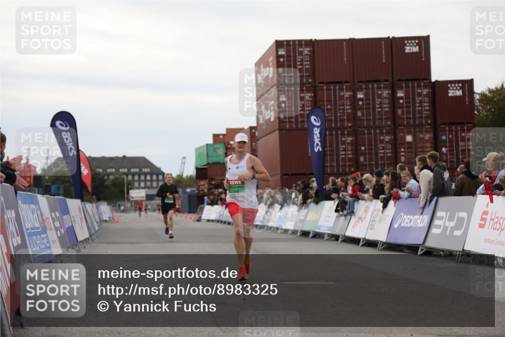 03.10.2025 - Köhlbrandbrückenlauf Yannick Fuchs http://msf.ph/oto/8983325 03.10.2025 15:51:53 Ziel 7054, 7520 meine-sportfotos.de