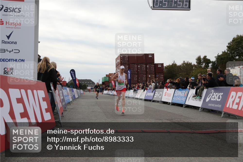 03.10.2025 - Köhlbrandbrückenlauf Yannick Fuchs http://msf.ph/oto/8983333 03.10.2025 15:51:54 Ziel 7054, 7520 meine-sportfotos.de