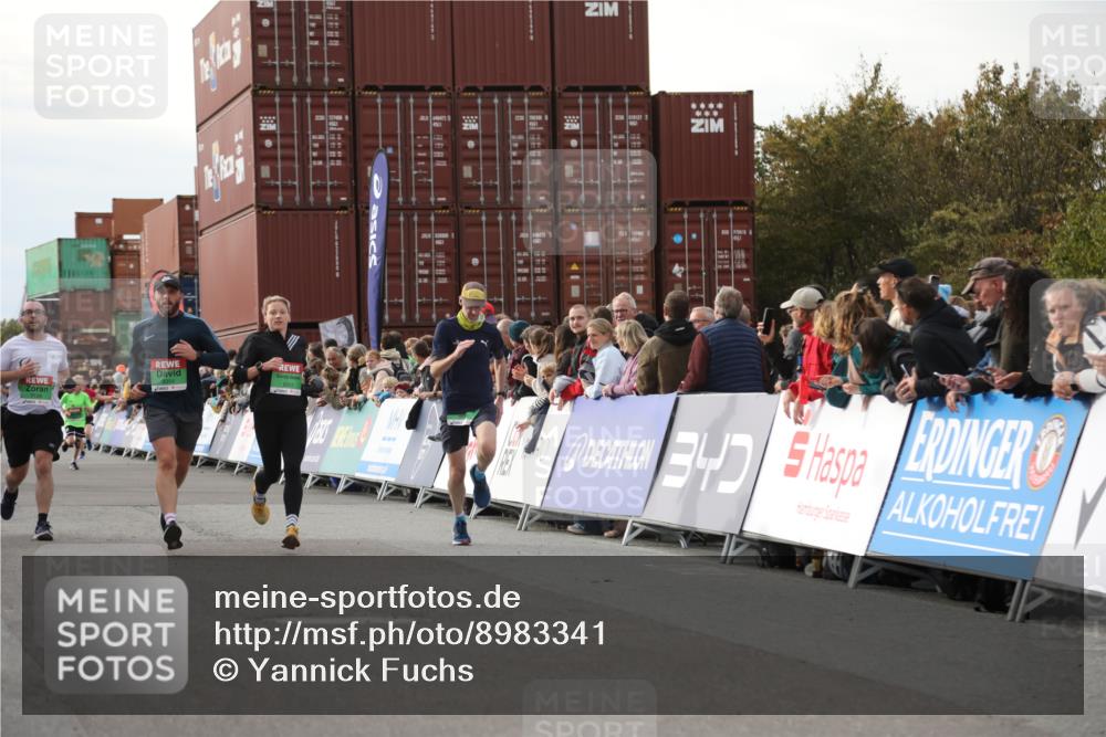 03.10.2025 - Köhlbrandbrückenlauf Yannick Fuchs http://msf.ph/oto/8983341 03.10.2025 16:06:48 Ziel 8848, 8965, 9128, 9353, 9354 meine-sportfotos.de