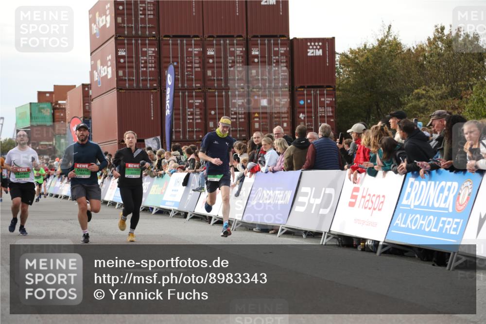 03.10.2025 - Köhlbrandbrückenlauf Yannick Fuchs http://msf.ph/oto/8983343 03.10.2025 16:06:48 Ziel 8848, 8965, 9128, 9353, 9354 meine-sportfotos.de