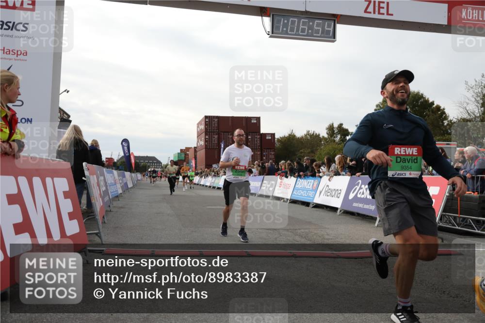 03.10.2025 - Köhlbrandbrückenlauf Yannick Fuchs http://msf.ph/oto/8983387 03.10.2025 16:06:52 Ziel 7263, 8848, 8866, 8967, 9128, 9353, 9354, 9416, 9417 meine-sportfotos.de