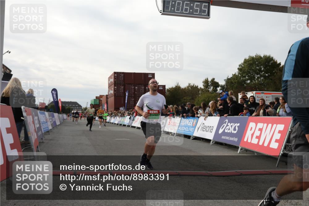 03.10.2025 - Köhlbrandbrückenlauf Yannick Fuchs http://msf.ph/oto/8983391 03.10.2025 16:06:53 Ziel 7263, 8848, 8866, 8967, 9128, 9353, 9354, 9416, 9417 meine-sportfotos.de