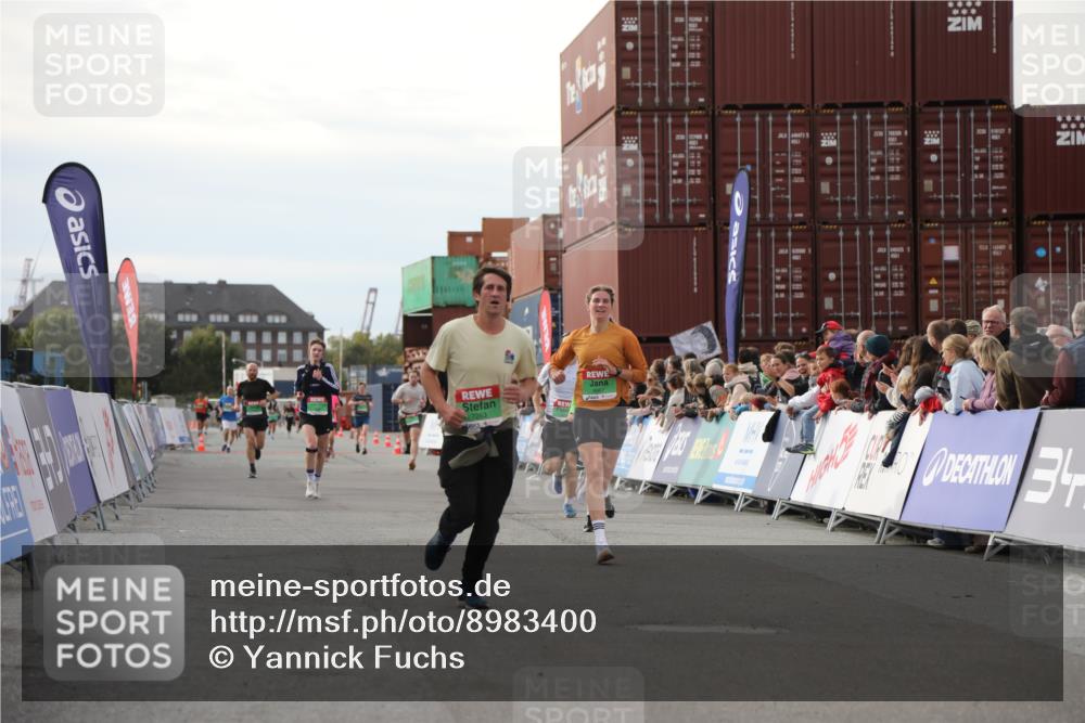 03.10.2025 - Köhlbrandbrückenlauf Yannick Fuchs http://msf.ph/oto/8983400 03.10.2025 16:06:54 Ziel 7263, 7322, 8848, 8866, 8967, 9128, 9353, 9354, 9416, 9417 meine-sportfotos.de