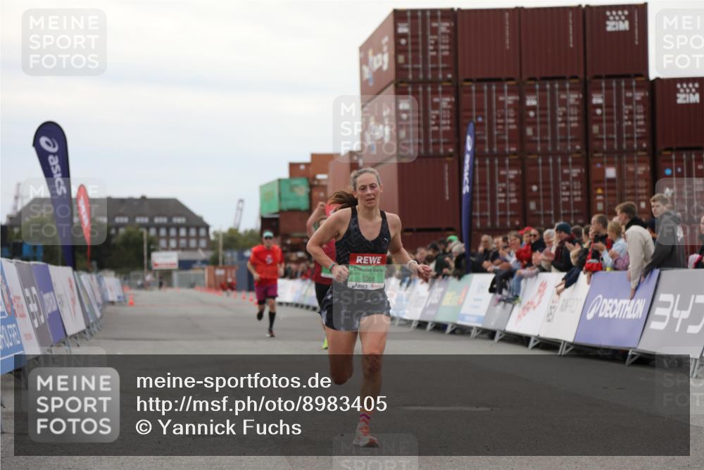 03.10.2025 - Köhlbrandbrückenlauf Yannick Fuchs http://msf.ph/oto/8983405 03.10.2025 15:52:17 Ziel 8968, 9269, 9602 meine-sportfotos.de