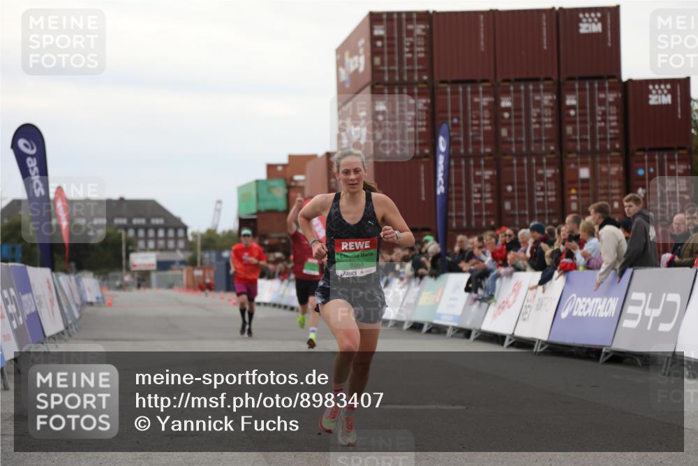 03.10.2025 - Köhlbrandbrückenlauf Yannick Fuchs http://msf.ph/oto/8983407 03.10.2025 15:52:17 Ziel 8968, 9269, 9602 meine-sportfotos.de