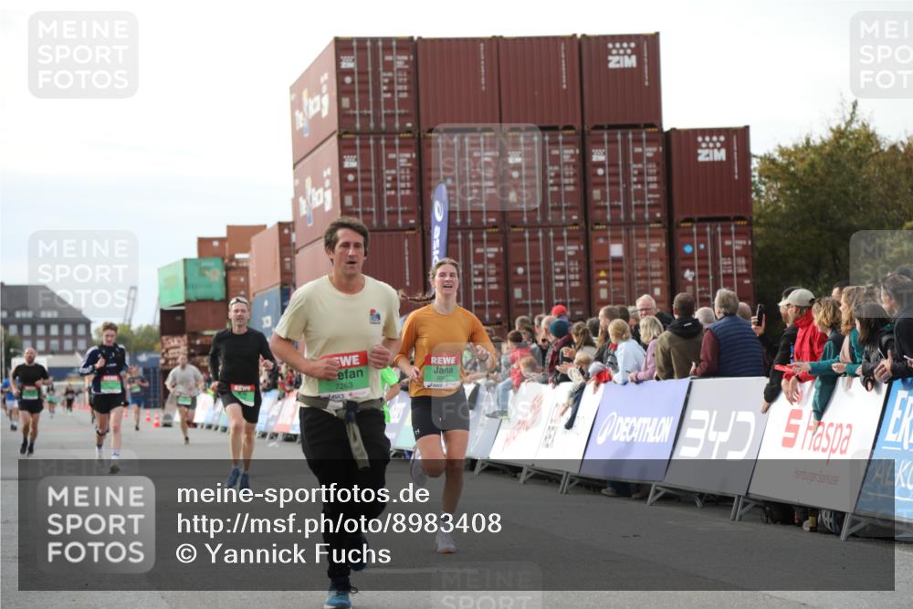 03.10.2025 - Köhlbrandbrückenlauf Yannick Fuchs http://msf.ph/oto/8983408 03.10.2025 16:06:56 Ziel 7228, 7263, 7322, 8866, 8967, 9128, 9416, 9417 meine-sportfotos.de