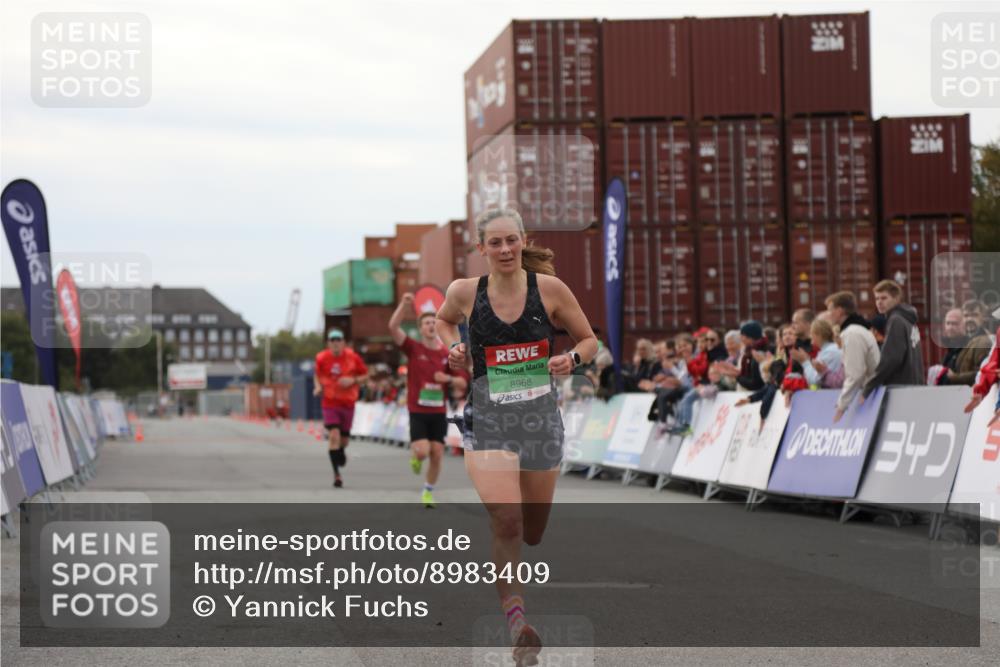 03.10.2025 - Köhlbrandbrückenlauf Yannick Fuchs http://msf.ph/oto/8983409 03.10.2025 15:52:17 Ziel 8968, 9269, 9602 meine-sportfotos.de