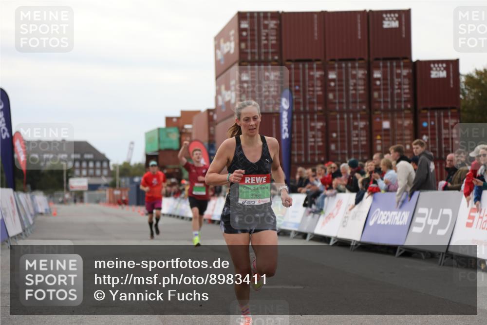 03.10.2025 - Köhlbrandbrückenlauf Yannick Fuchs http://msf.ph/oto/8983411 03.10.2025 15:52:18 Ziel 8968, 9269, 9602 meine-sportfotos.de