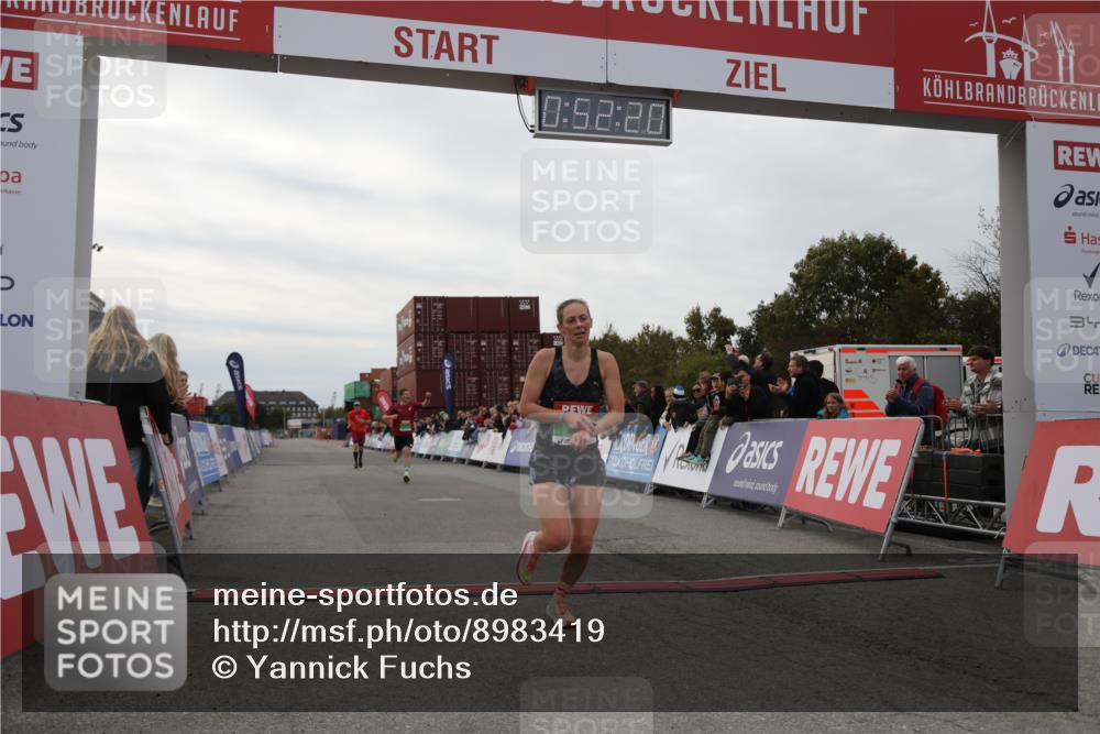 03.10.2025 - Köhlbrandbrückenlauf Yannick Fuchs http://msf.ph/oto/8983419 03.10.2025 15:52:19 Ziel 8968, 9269, 9602 meine-sportfotos.de
