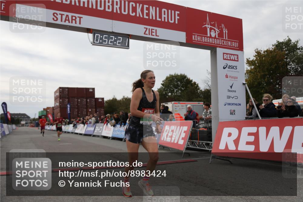 03.10.2025 - Köhlbrandbrückenlauf Yannick Fuchs http://msf.ph/oto/8983424 03.10.2025 15:52:19 Ziel 8968, 9269, 9602 meine-sportfotos.de