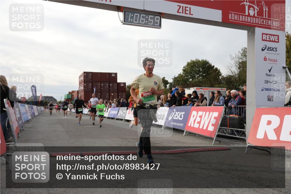 03.10.2025 - Köhlbrandbrückenlauf Yannick Fuchs http://msf.ph/oto/8983427 03.10.2025 16:06:58 Ziel 7228, 7263, 7322, 7995, 8866, 8967, 9416, 9417 meine-sportfotos.de