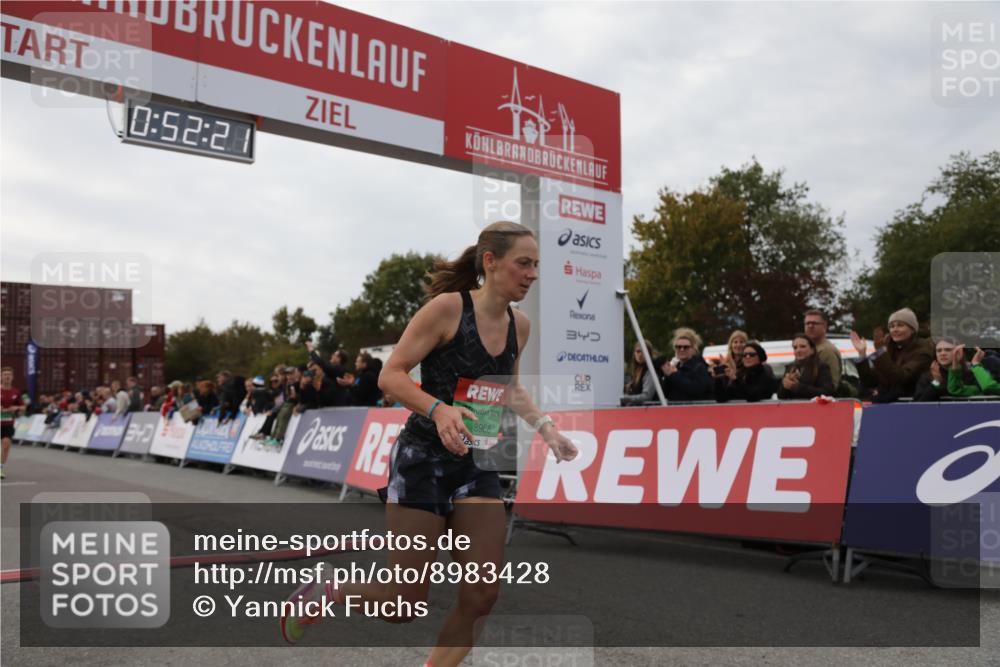 03.10.2025 - Köhlbrandbrückenlauf Yannick Fuchs http://msf.ph/oto/8983428 03.10.2025 15:52:19 Ziel 8968, 9269, 9602 meine-sportfotos.de