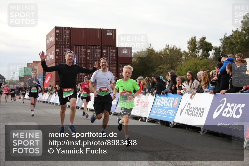 03.10.2025 - Köhlbrandbrückenlauf Yannick Fuchs http://msf.ph/oto/8983438 03.10.2025 16:06:59 Ziel 7174, 7228, 7263, 7322, 7995, 8866, 8967, 9416, 9417 meine-sportfotos.de