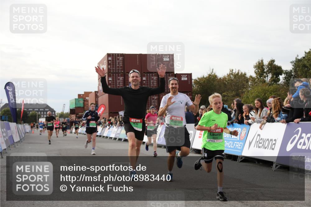 03.10.2025 - Köhlbrandbrückenlauf Yannick Fuchs http://msf.ph/oto/8983440 03.10.2025 16:06:59 Ziel 7174, 7228, 7263, 7322, 7995, 8866, 8967, 9416, 9417 meine-sportfotos.de