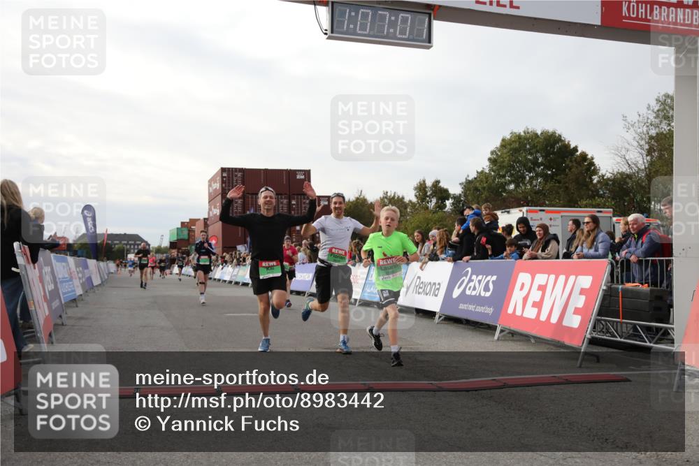 03.10.2025 - Köhlbrandbrückenlauf Yannick Fuchs http://msf.ph/oto/8983442 03.10.2025 16:06:59 Ziel 7174, 7228, 7263, 7322, 7995, 8866, 8967, 9416, 9417 meine-sportfotos.de