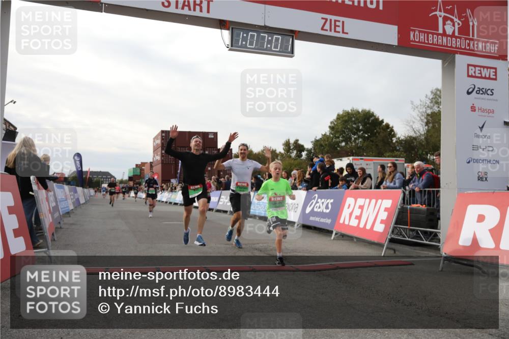 03.10.2025 - Köhlbrandbrückenlauf Yannick Fuchs http://msf.ph/oto/8983444 03.10.2025 16:07:00 Ziel 7174, 7228, 7263, 7322, 7995, 8866, 8967, 9416, 9417 meine-sportfotos.de