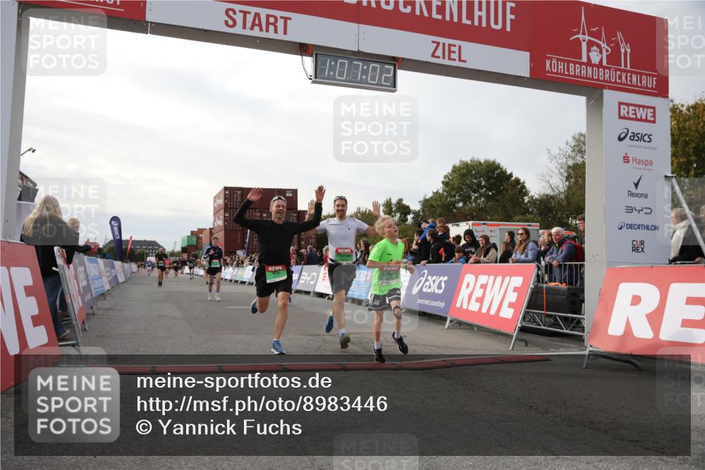 03.10.2025 - Köhlbrandbrückenlauf Yannick Fuchs http://msf.ph/oto/8983446 03.10.2025 16:07:00 Ziel 7174, 7228, 7263, 7322, 7995, 8866, 8967, 9416, 9417 meine-sportfotos.de