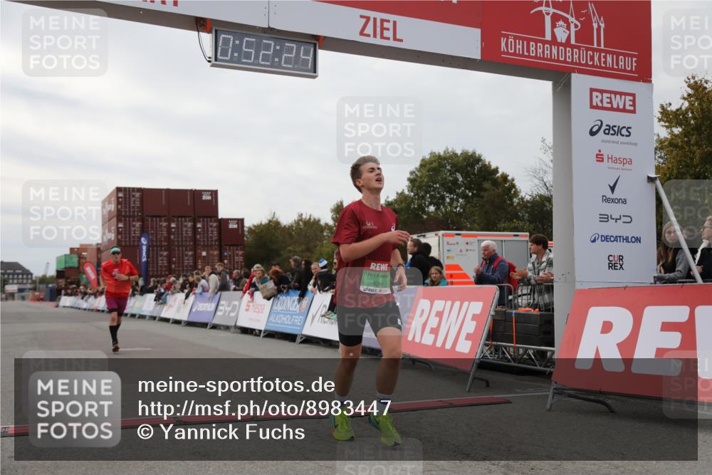 03.10.2025 - Köhlbrandbrückenlauf Yannick Fuchs http://msf.ph/oto/8983447 03.10.2025 15:52:22 Ziel 8968, 9269, 9602 meine-sportfotos.de