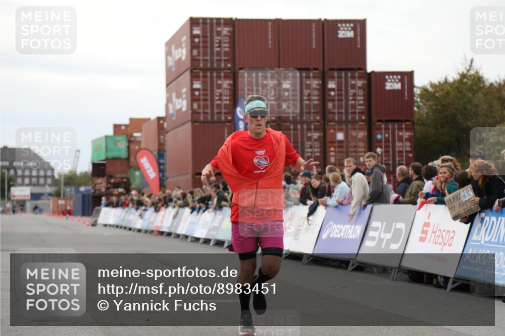 03.10.2025 - Köhlbrandbrückenlauf Yannick Fuchs http://msf.ph/oto/8983451 03.10.2025 15:52:23 Ziel 9269, 9602 meine-sportfotos.de