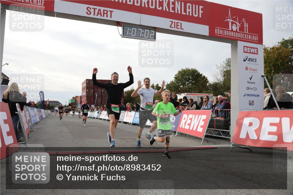 03.10.2025 - Köhlbrandbrückenlauf Yannick Fuchs http://msf.ph/oto/8983452 03.10.2025 16:07:00 Ziel 7174, 7228, 7263, 7322, 7995, 8866, 8967, 9416, 9417 meine-sportfotos.de