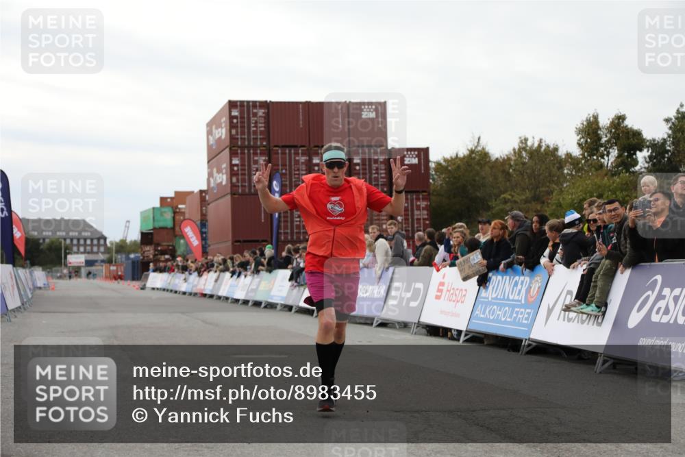 03.10.2025 - Köhlbrandbrückenlauf Yannick Fuchs http://msf.ph/oto/8983455 03.10.2025 15:52:23 Ziel 9269, 9602 meine-sportfotos.de