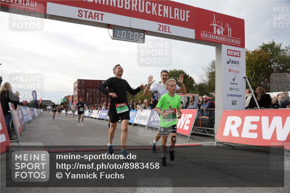 03.10.2025 - Köhlbrandbrückenlauf Yannick Fuchs http://msf.ph/oto/8983458 03.10.2025 16:07:00 Ziel 7174, 7228, 7263, 7322, 7995, 8866, 8967, 9416, 9417 meine-sportfotos.de