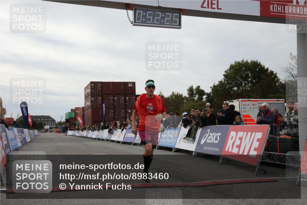 03.10.2025 - Köhlbrandbrückenlauf Yannick Fuchs http://msf.ph/oto/8983460 03.10.2025 15:52:24 Ziel 9269, 9602 meine-sportfotos.de