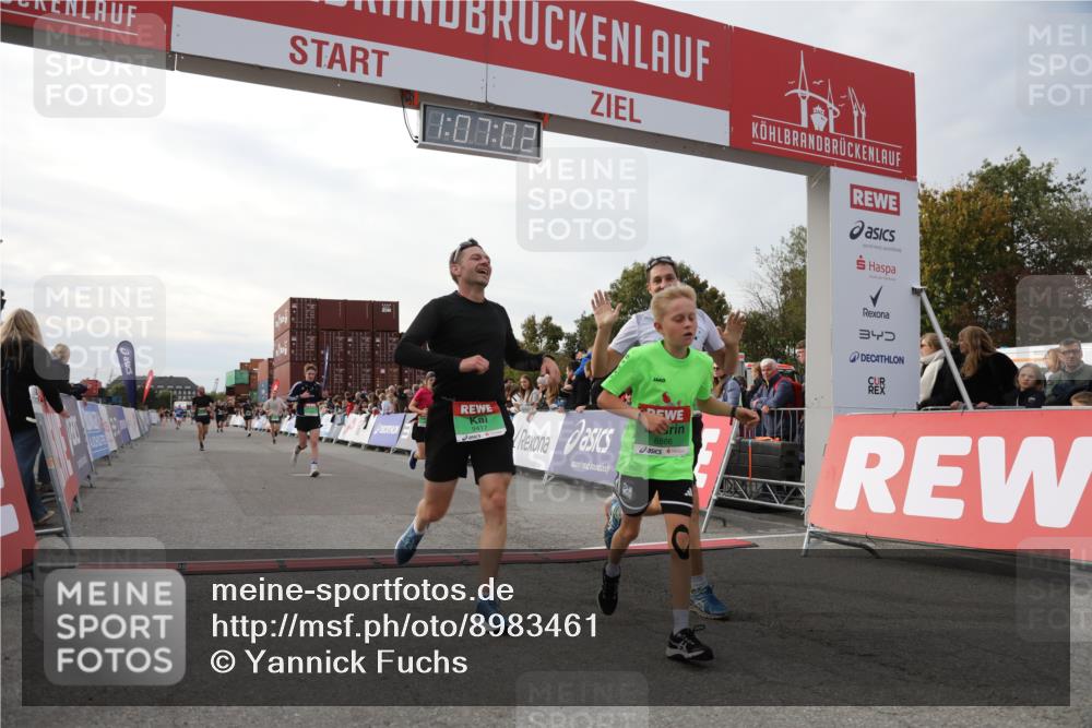 03.10.2025 - Köhlbrandbrückenlauf Yannick Fuchs http://msf.ph/oto/8983461 03.10.2025 16:07:01 Ziel 7174, 7228, 7263, 7322, 7995, 8026, 8866, 8967, 9416, 9417 meine-sportfotos.de