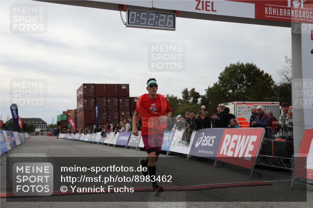 03.10.2025 - Köhlbrandbrückenlauf Yannick Fuchs http://msf.ph/oto/8983462 03.10.2025 15:52:24 Ziel 9269, 9602 meine-sportfotos.de